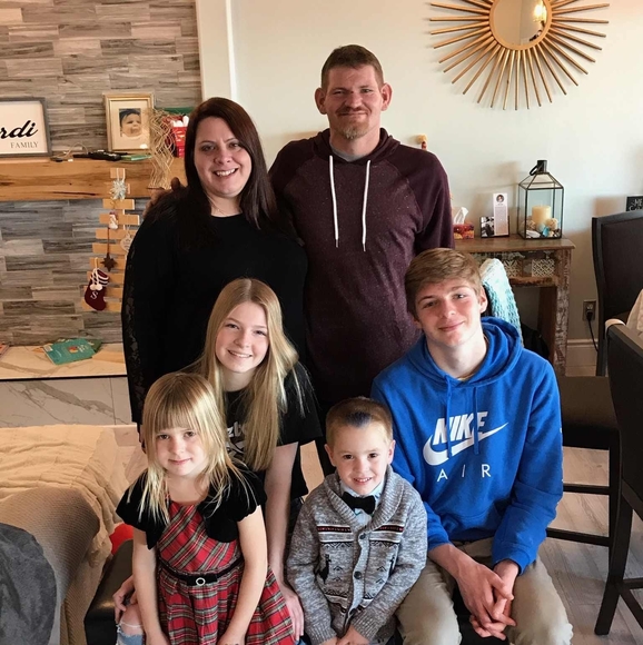 Meet your Posher, Jennifer - Picture 1 of 1